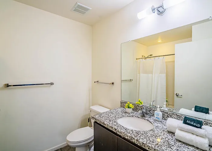 Charming 2bd - Downtown - Gym, Pool, Parking Apartment Phoenix