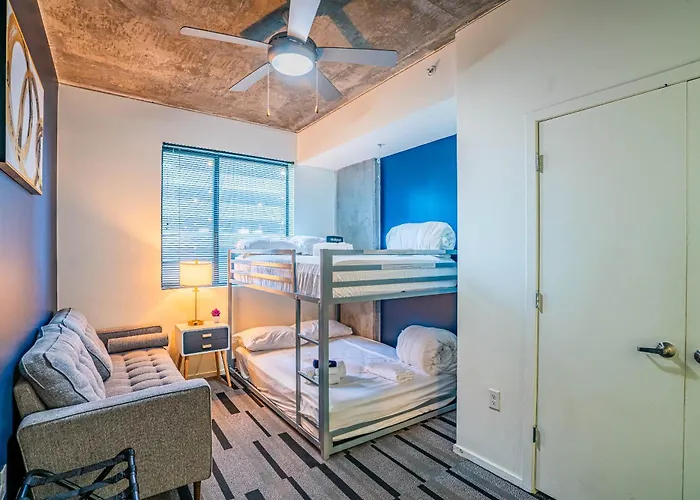 Charming 2bd - Downtown - Gym, Pool, Parking Apartment Phoenix