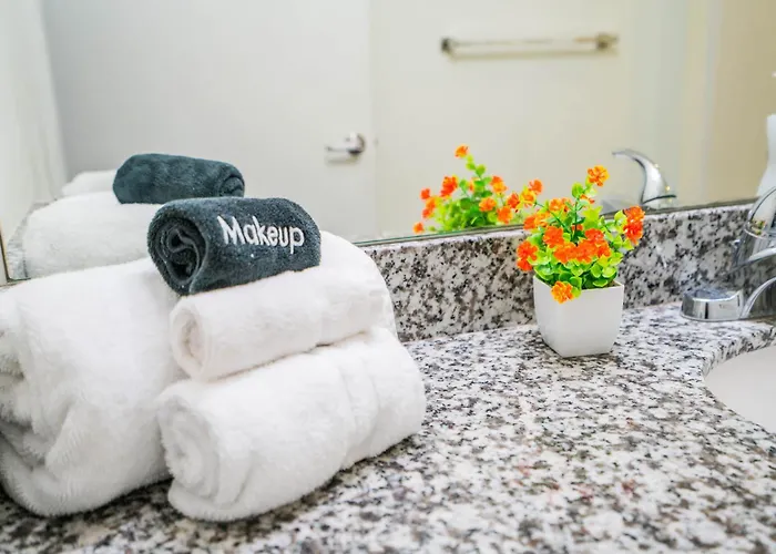 Charming 2bd - Downtown - Gym, Pool, Parking Phoenix