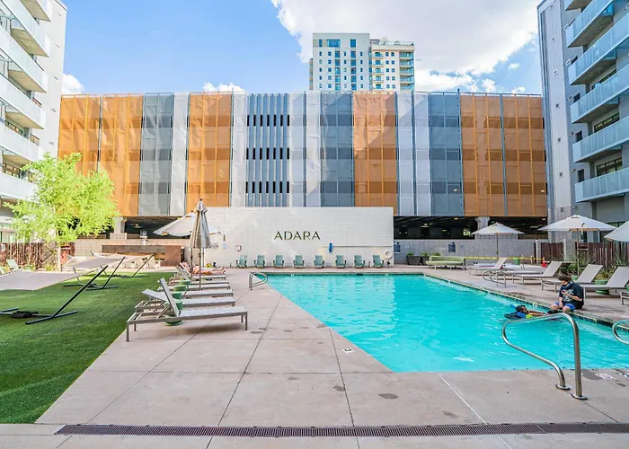 Charming 2bd - Downtown - Gym, Pool, Parking * Phoenix