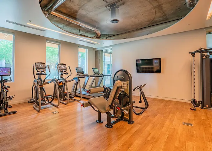 Apartment Charming 2bd - Downtown - Gym, Pool, Parking